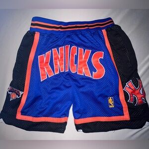 Men’s New York Knicks Blue Retro Throwback Athletic Basketball Shorts Size Large